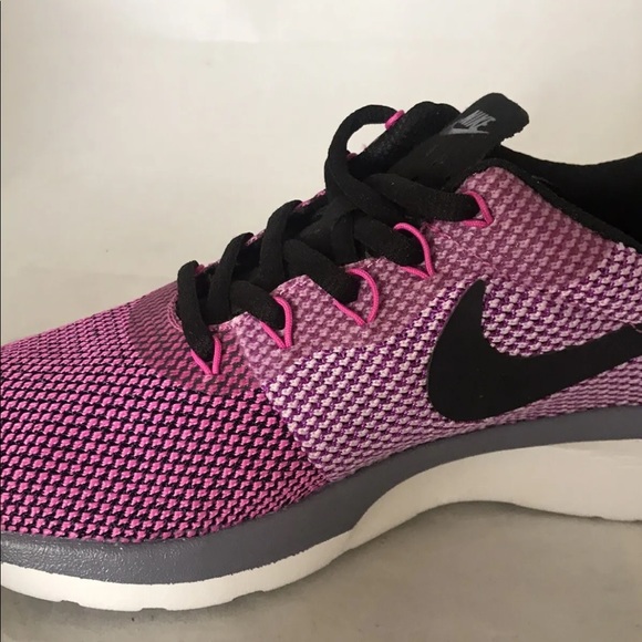 New Nike Women’s Tanjun Racer Sneakers Carbon/ Black/ Magenta 6.5 - Picture 10 of 11